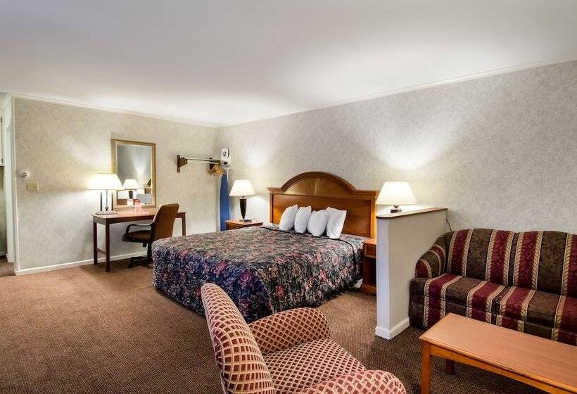 Отель Econo Lodge Inn & Suites