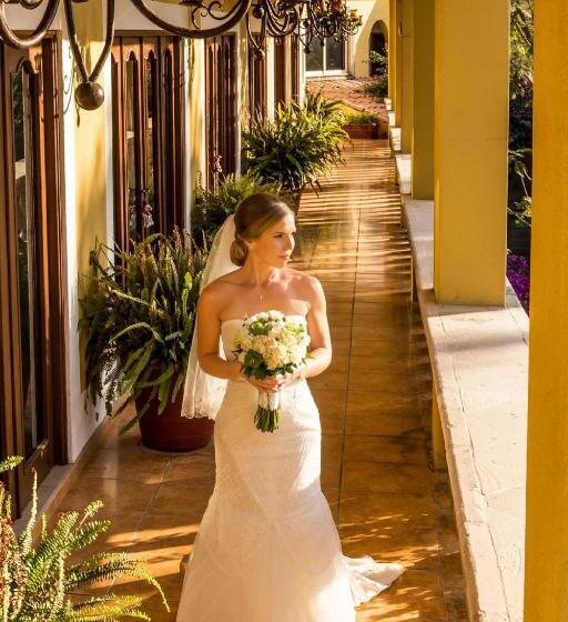 هتل El Encanto Inn & Suites