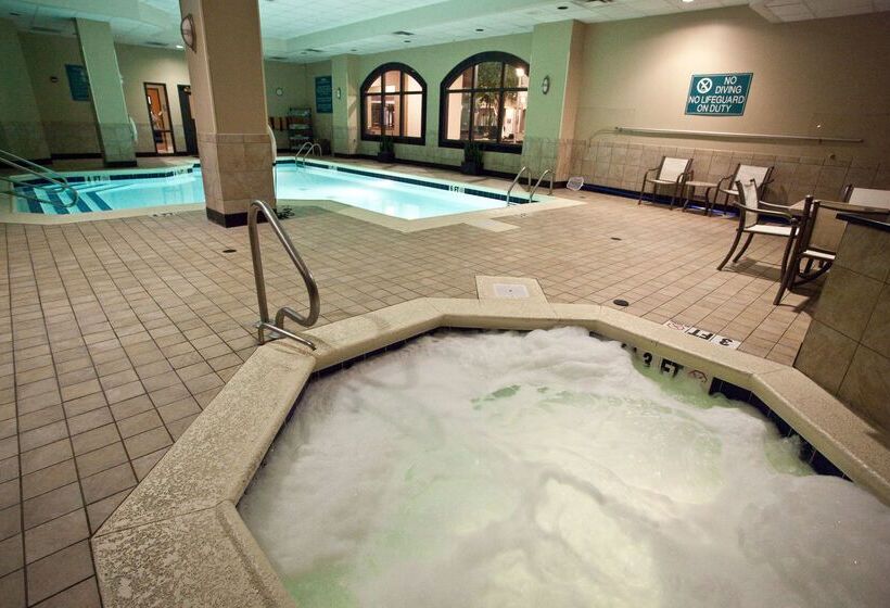 هتل Embassy Suites Louisville East