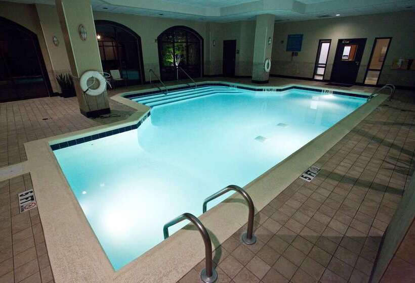 هتل Embassy Suites Louisville East