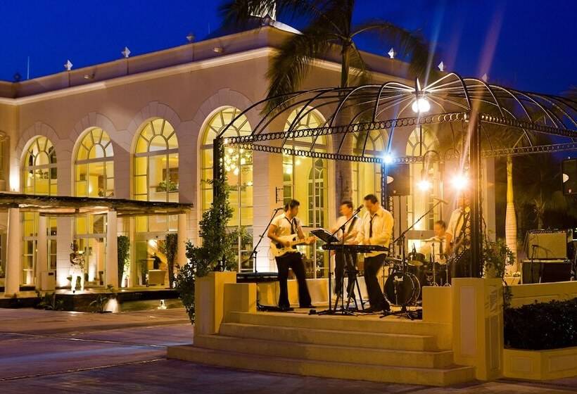 هتل Excellence Riviera Cancun All Inclusive - Adults Only