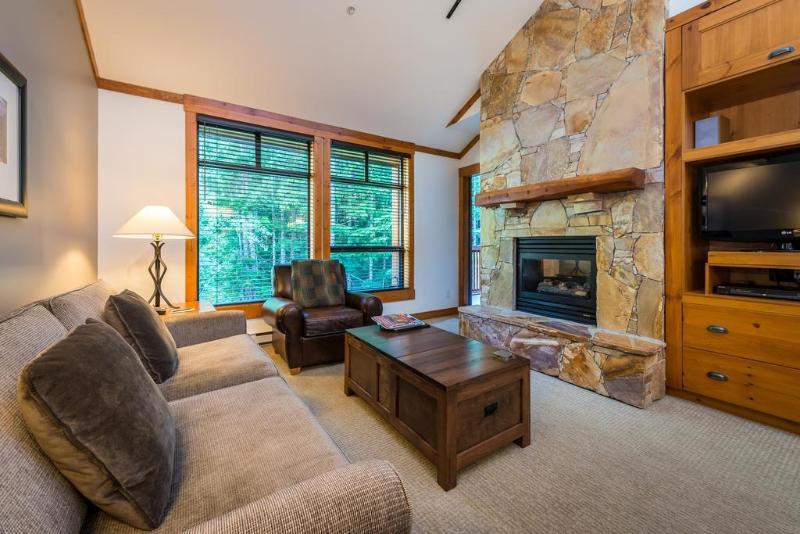 هتل First Tracks Lodge
