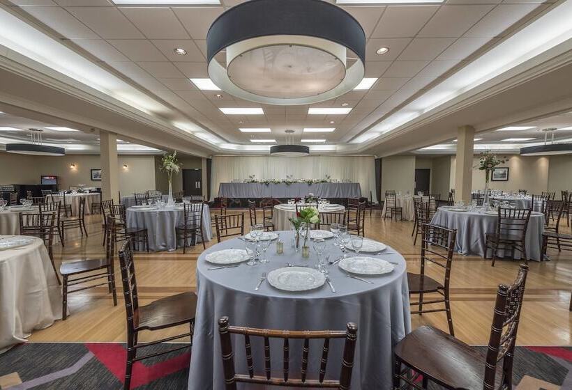 בית מלון כפרי Four Points By Sheraton Edmonton South