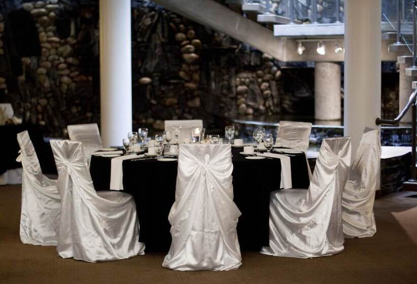 בית מלון כפרי Four Points By Sheraton Edmonton South