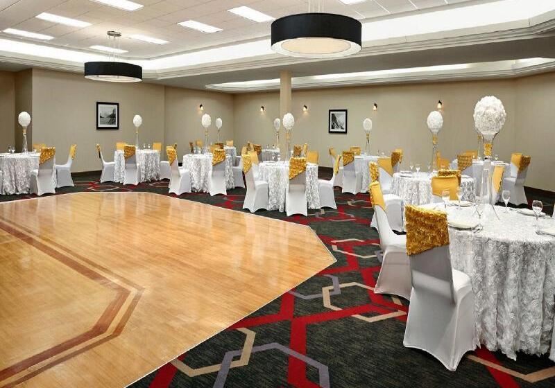 호텔 Four Points By Sheraton Edmonton South