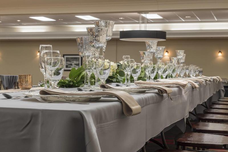 בית מלון כפרי Four Points By Sheraton Edmonton South