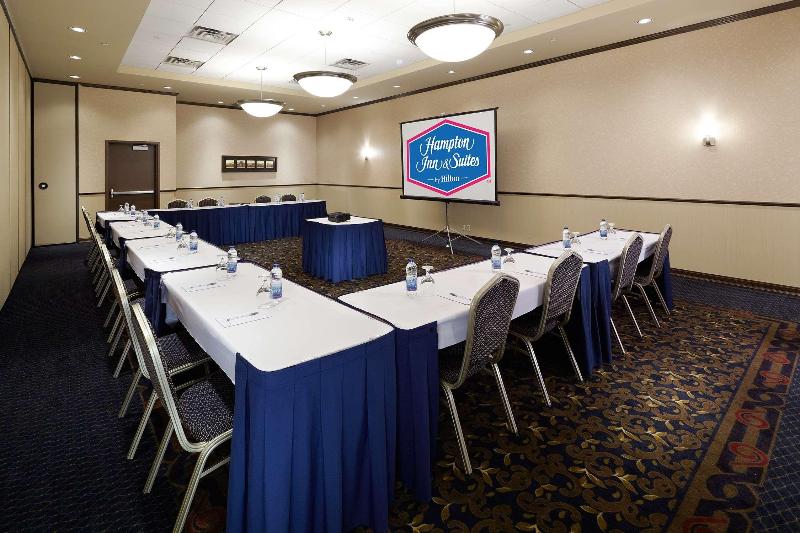 هتل Hampton Inn & Suites By Hilton Montreal Dorval