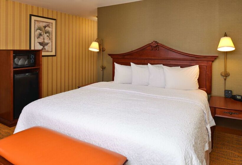 هتل Hampton Inn & Suites Albuquerque Coors Road