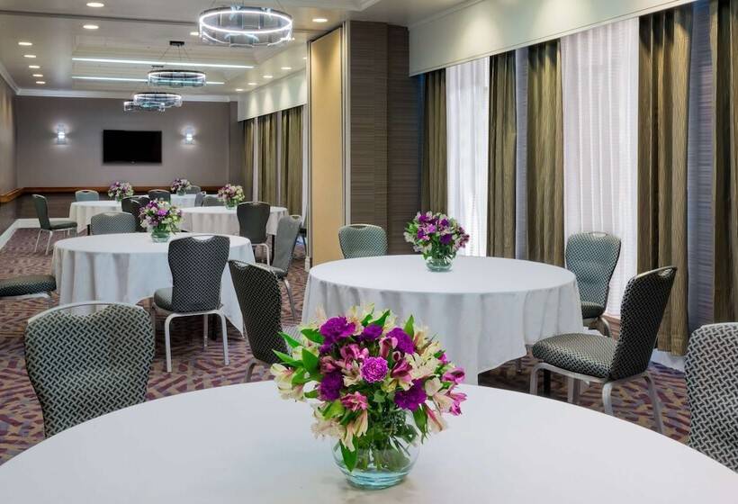 فندق Hampton Inn & Suites Buffalo Downtown