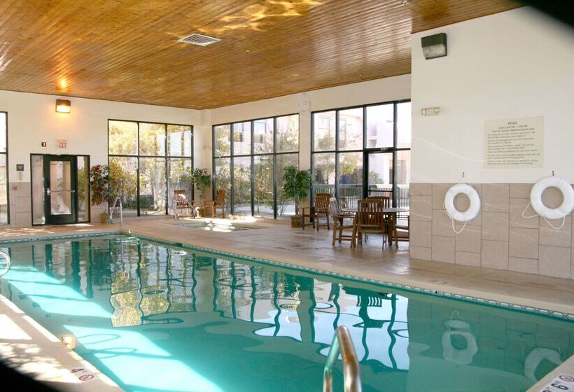 هتل Hampton Inn Taos