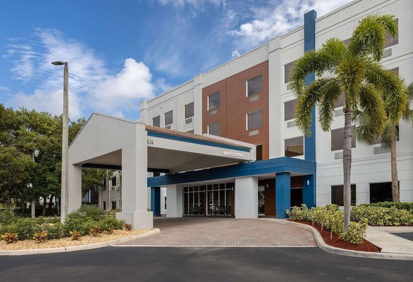 هتل Hampton Inn West Palm Beach Central Airport