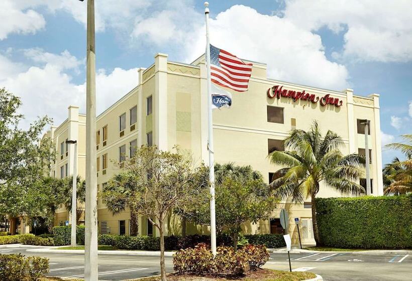 هتل Hampton Inn West Palm Beach Central Airport