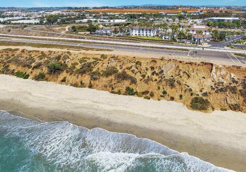 هتل Hilton Garden Inn Carlsbad Beach