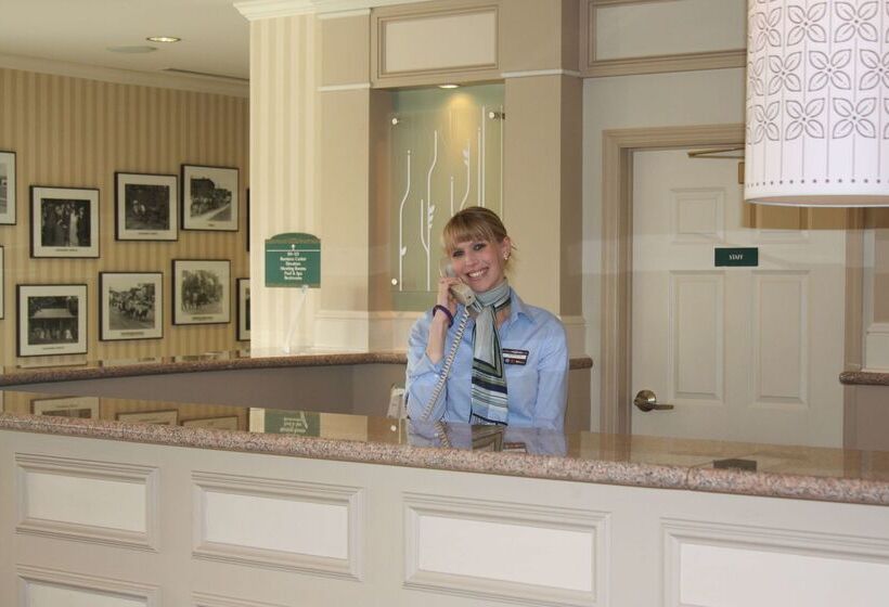 هتل Hilton Garden Inn Elmira Corning