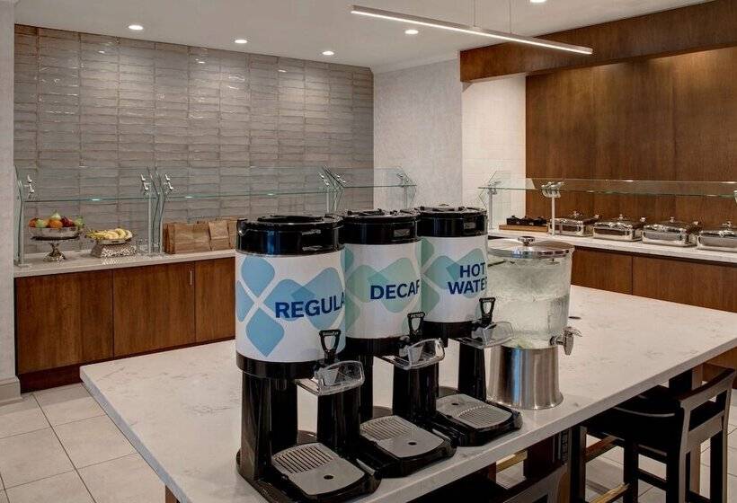 בית מלון כפרי Hilton Garden Inn Kansas City