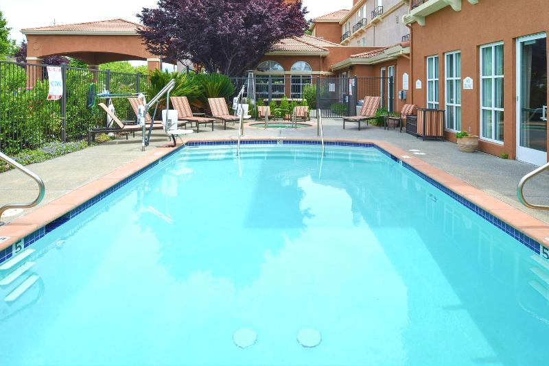 هتل Hilton Garden Inn Napa