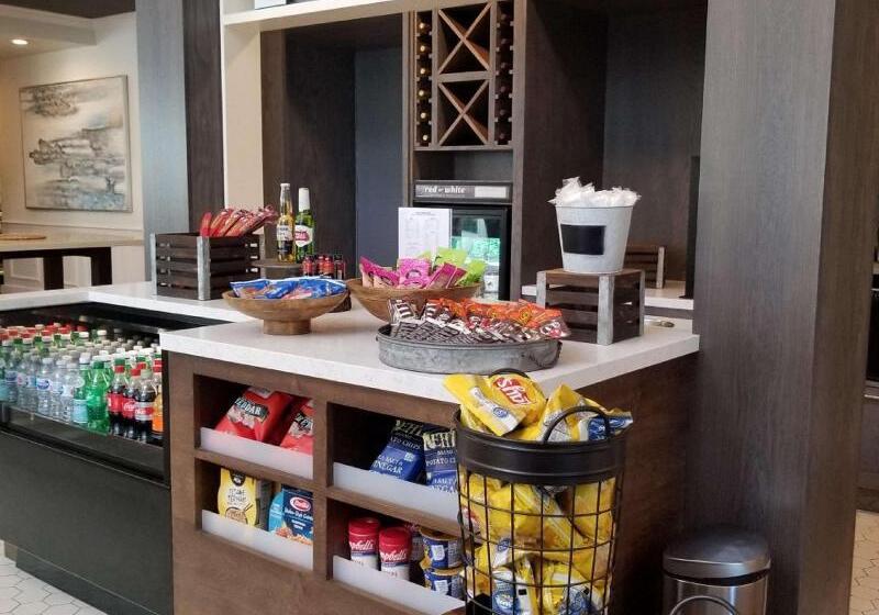 هتل Hilton Garden Inn Napa