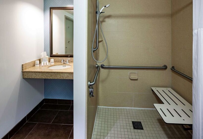 هتل Hilton Garden Inn Omaha Downtown/old Market Area