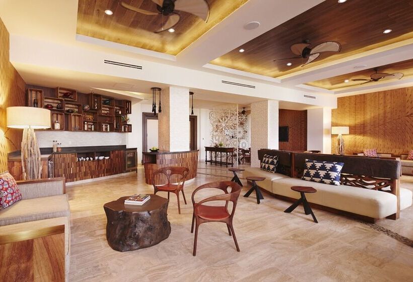 هتل Hilton Los Cabos