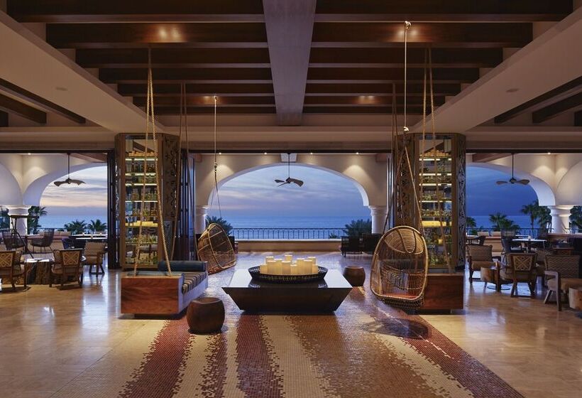 هتل Hilton Los Cabos