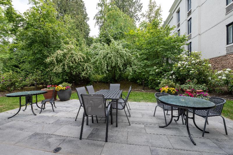 בית מלון כפרי Holiday Inn Express And Suites Surrey, An Ihg