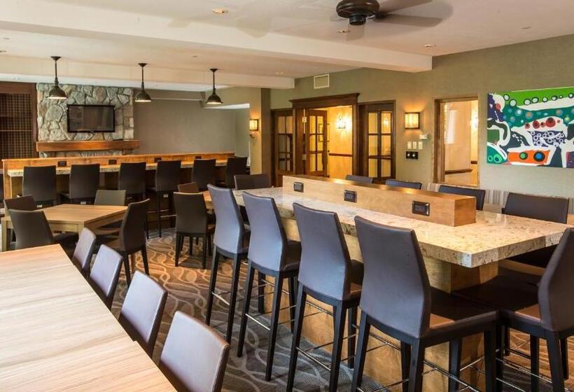 هتل Holiday Inn Express & Suites Tremblant, An Ihg
