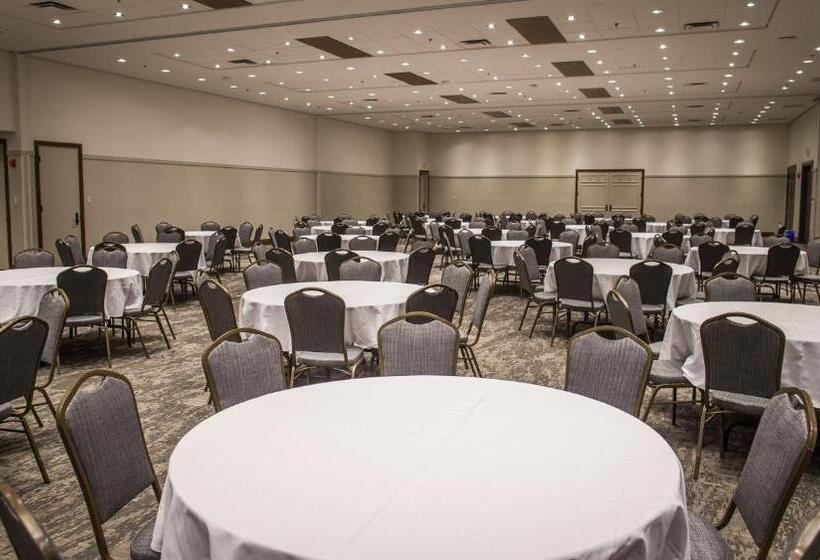 هتل Holiday Inn Express & Suites Tremblant, An Ihg