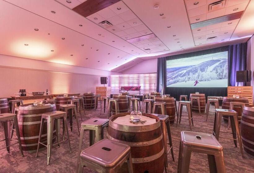 هتل Holiday Inn Express & Suites Tremblant, An Ihg