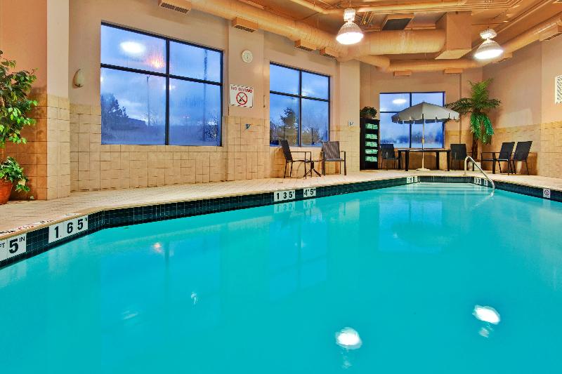 هتل Holiday Inn & Suites Mississauga West Meadowvale, An Ihg
