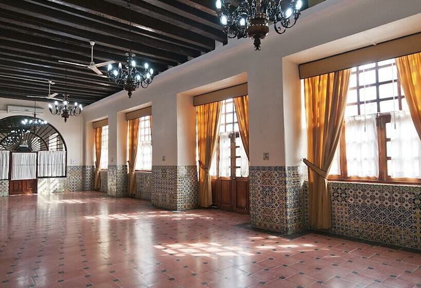 هتل Holiday Inn Veracruz Centro Historico, An Ihg