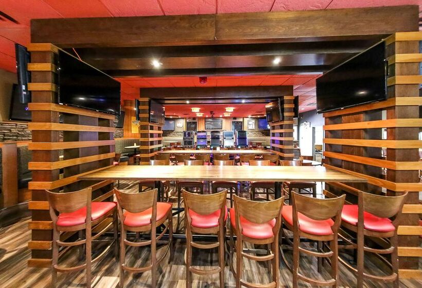 فندق Howard Johnson By Wyndham Winnipeg West