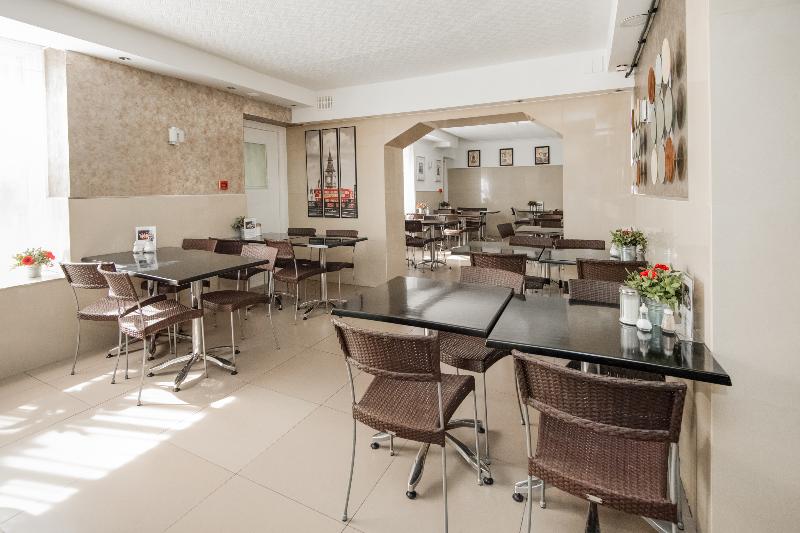 Fotos del hotel OYO Flagship Huttons:  11