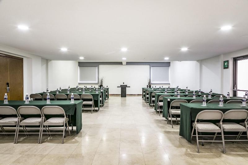 هتل Imperio De Angeles Executive Leon By Real De Minas Business Class