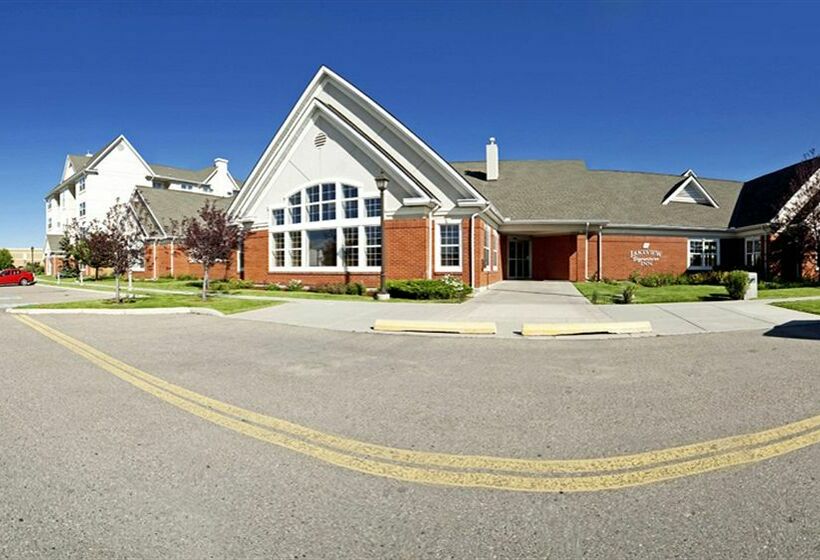 ホテル Lakeview Signature Inn Calgary Airport