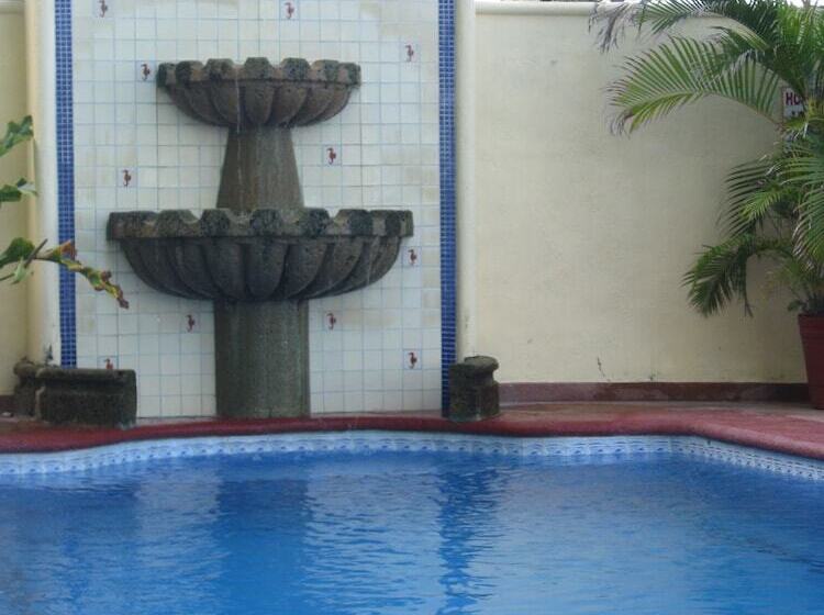 هتل Lindo Mar Resort