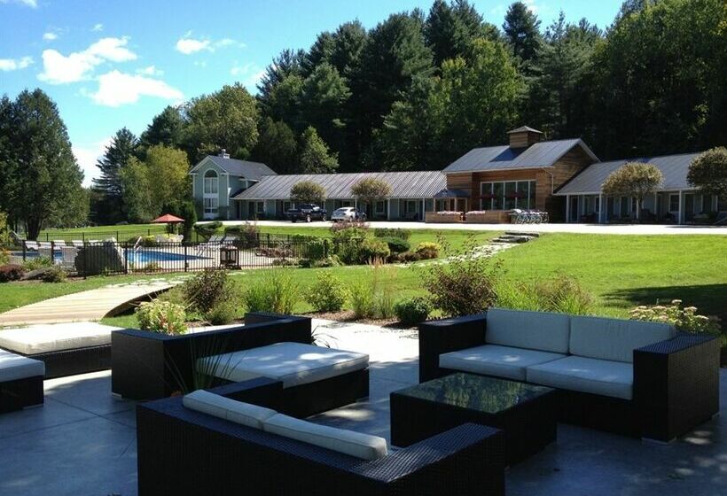 Отель Mountain Road Resort At Stowe