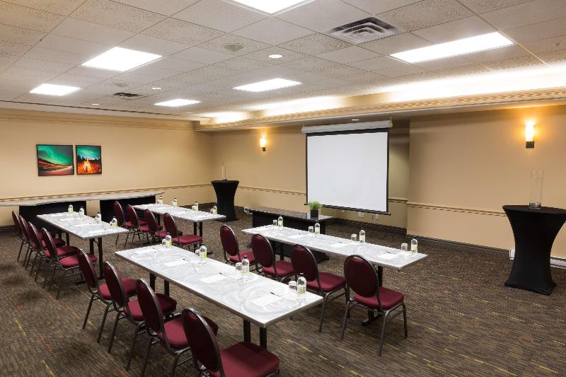 Radisson Hotel & Suites Fort Mcmurray