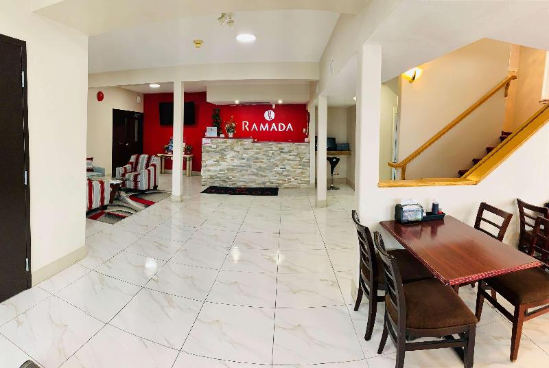 בית מלון כפרי Ramada Limited 100 Mile House