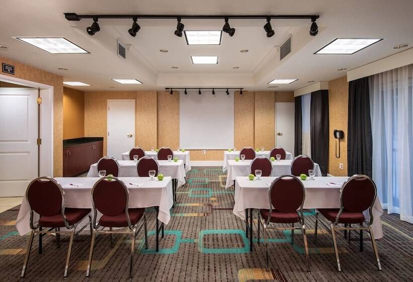 هتل Residence Inn By Marriott Halifax Downtown