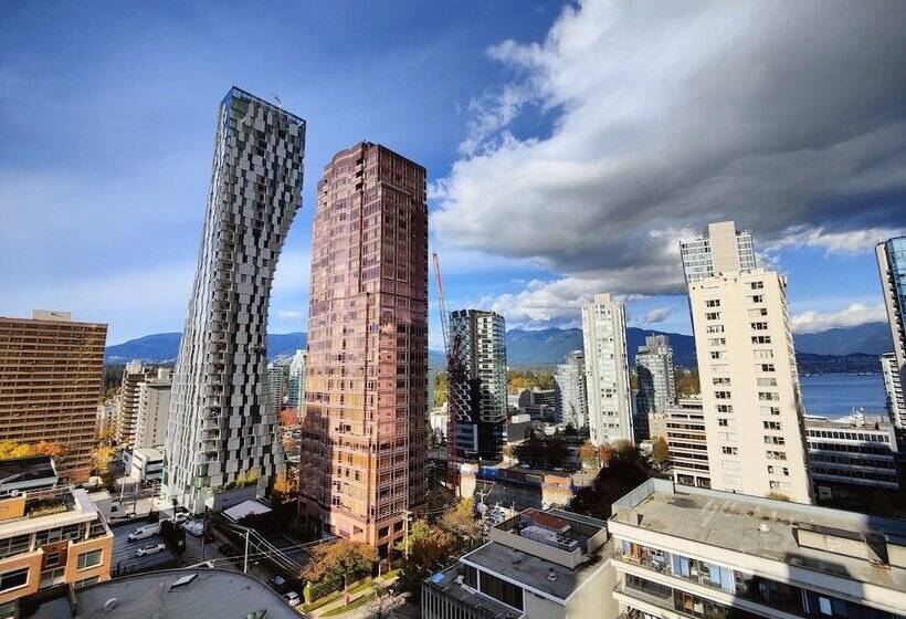 هتل Divya Sutra Suites On Robson Downtown Vancouver