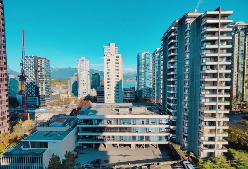 هتل Divya Sutra Suites On Robson Downtown Vancouver