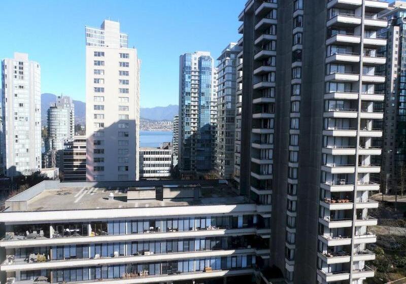 هتل Divya Sutra Suites On Robson Downtown Vancouver