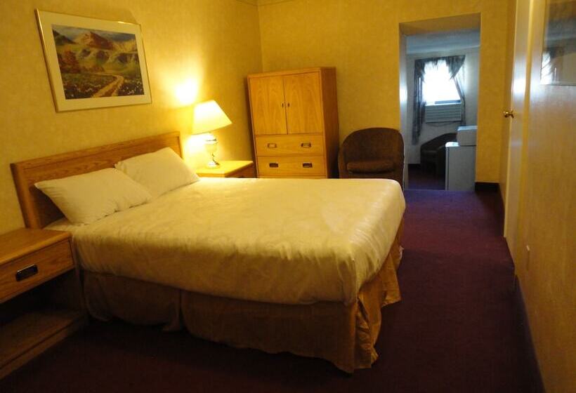Отель Royal Inn & Suites