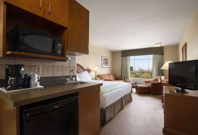 Отель Super 8 By Wyndham Fort St. John Bc