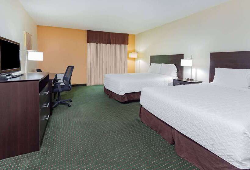 فندق Travelodge By Wyndham Bracebridge