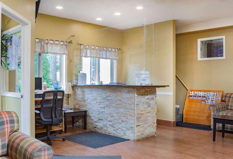 فندق Travelodge By Wyndham Bracebridge