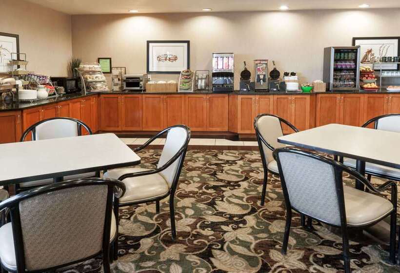 هتل Wingate By Wyndham Edmonton West
