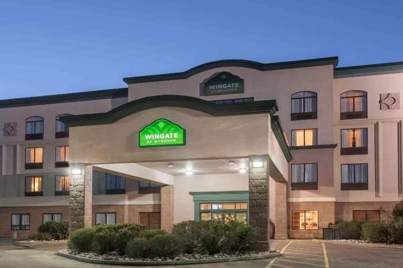 هتل Wingate By Wyndham Edmonton West