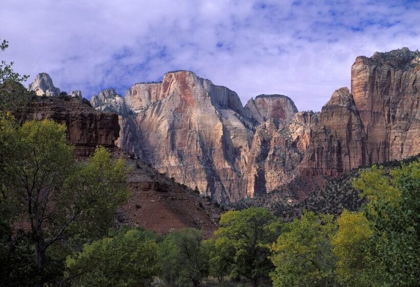 هتل Zion Lodge   Inside The Park