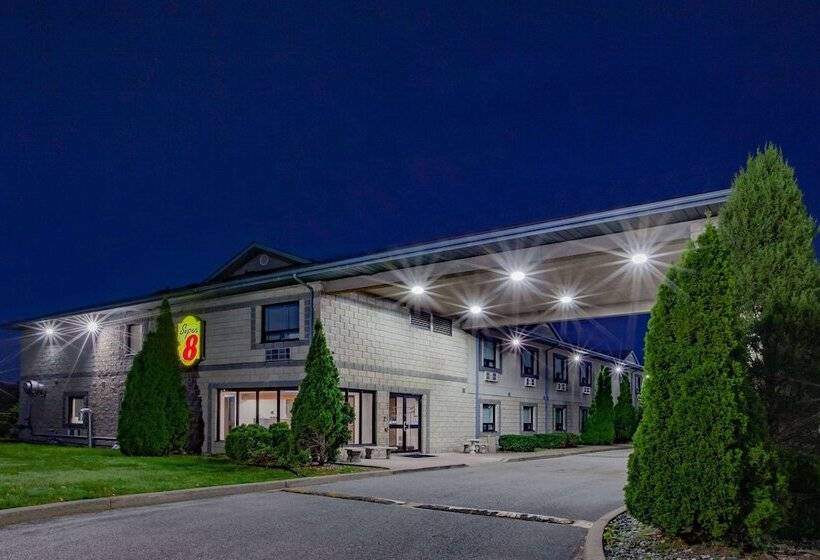 مُتل Super 8 By Wyndham Ambassador Bridge Windsor On
